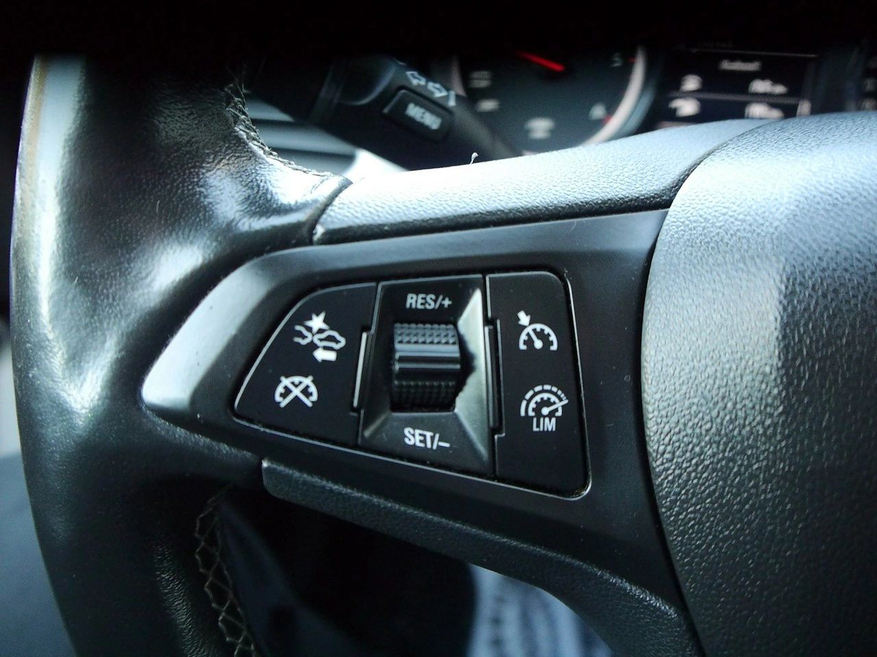 Opel Astra - Zdjęcie 28