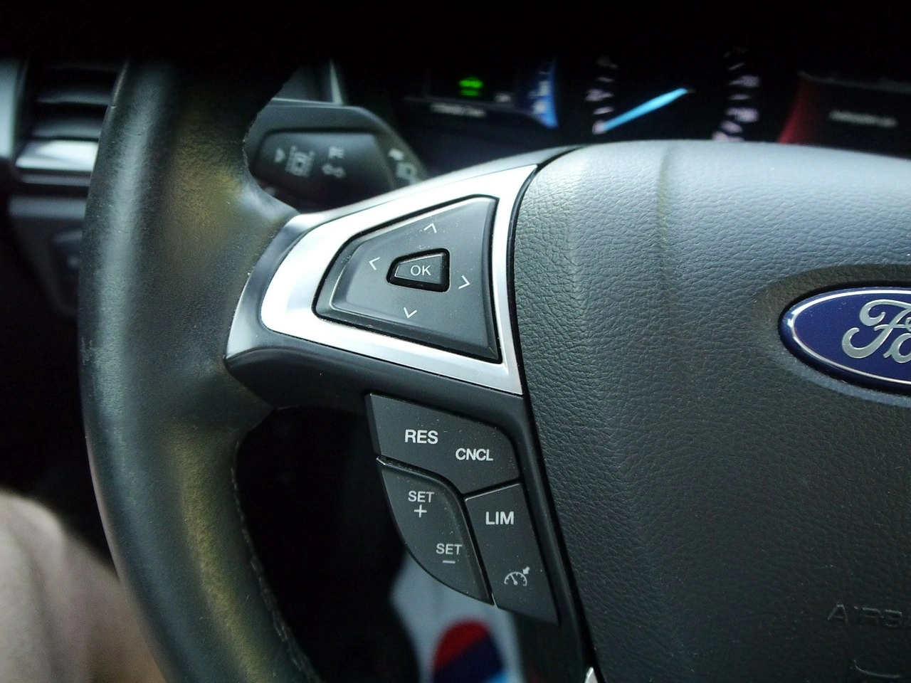 Ford Mondeo - Zdjęcie 32