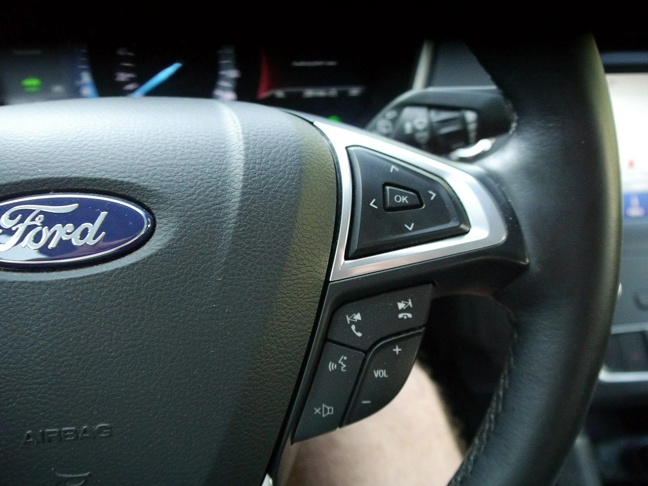 Ford Mondeo - Zdjęcie 33