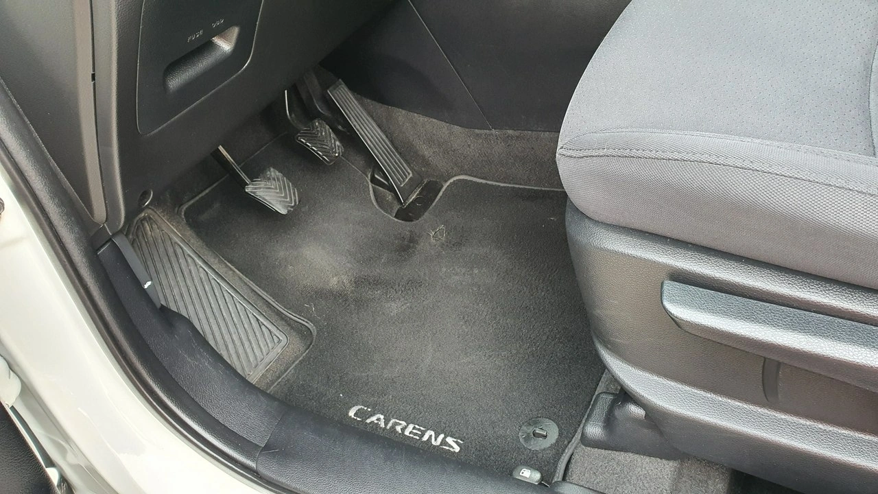 Kia Carens - Zdjęcie 14