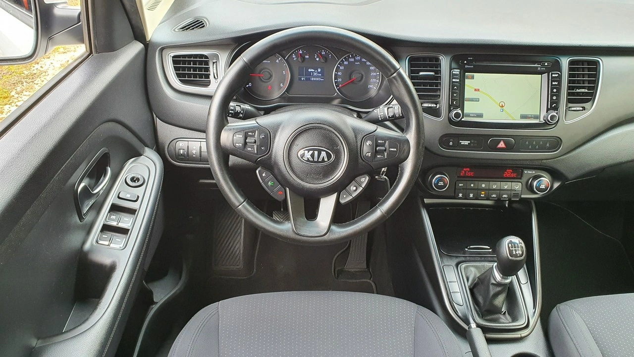 Kia Carens - Zdjęcie 17