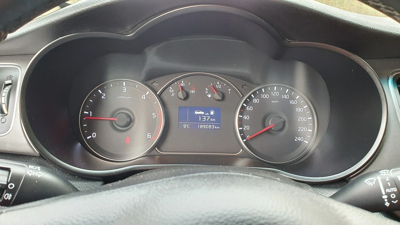 Kia Carens - Zdjęcie 18