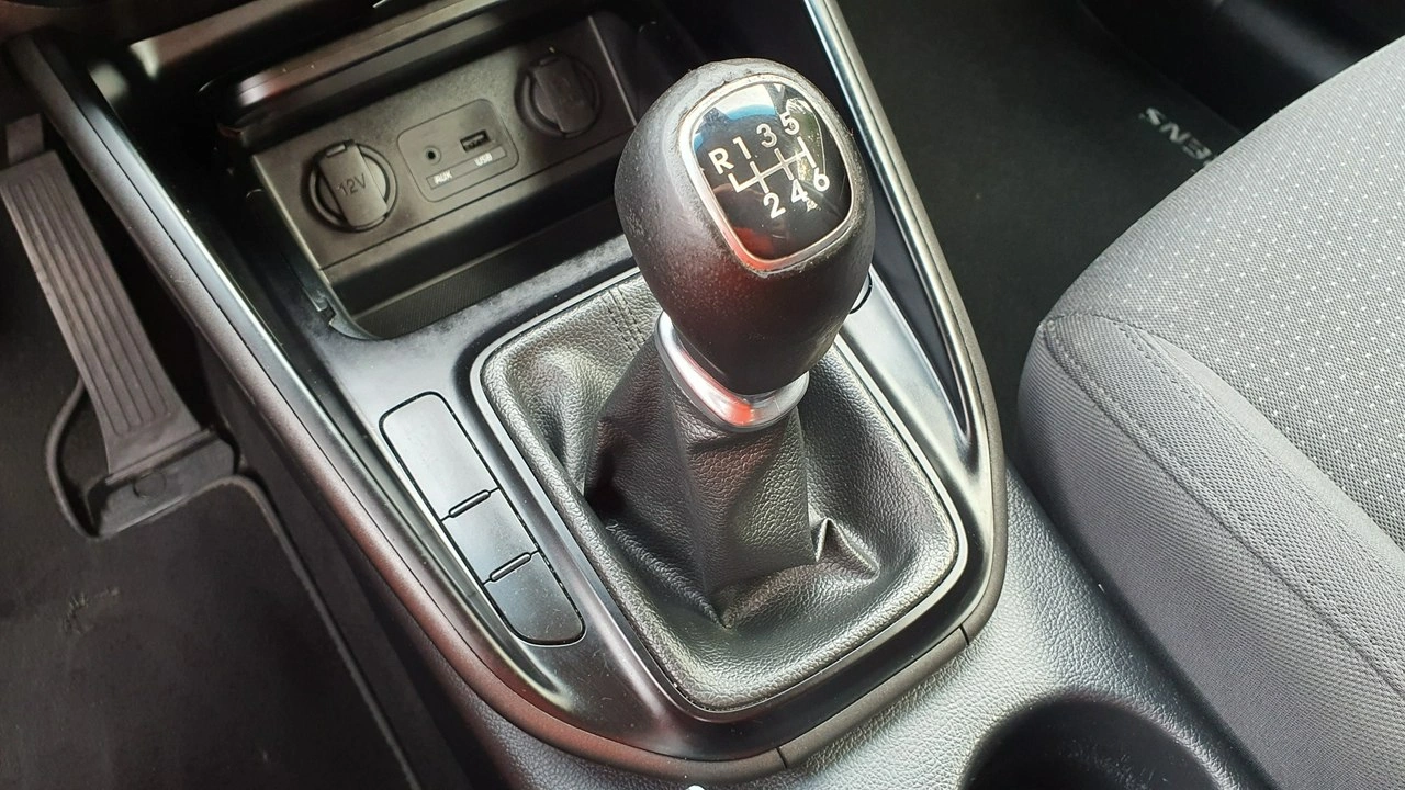 Kia Carens - Zdjęcie 24