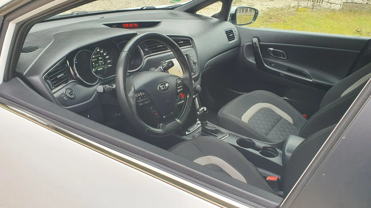 Kia Ceed - Zdjęcie 9