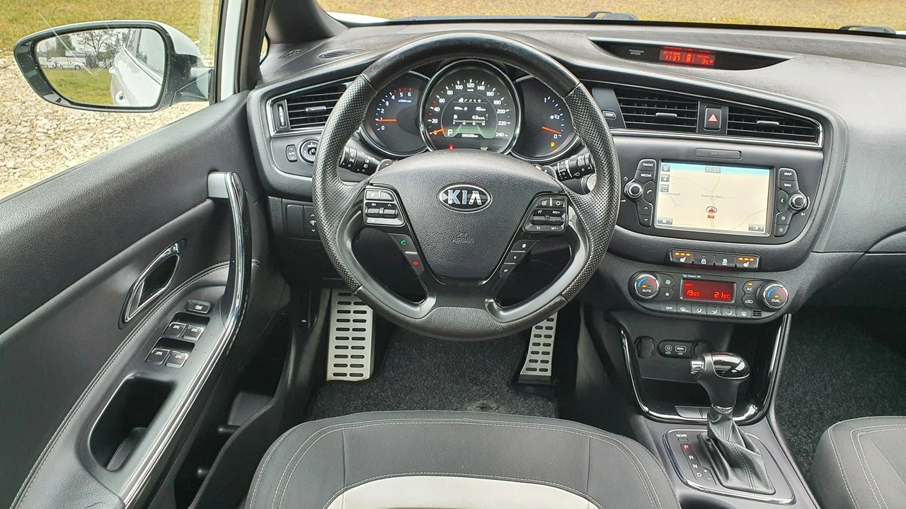 Kia Ceed - Zdjęcie 15