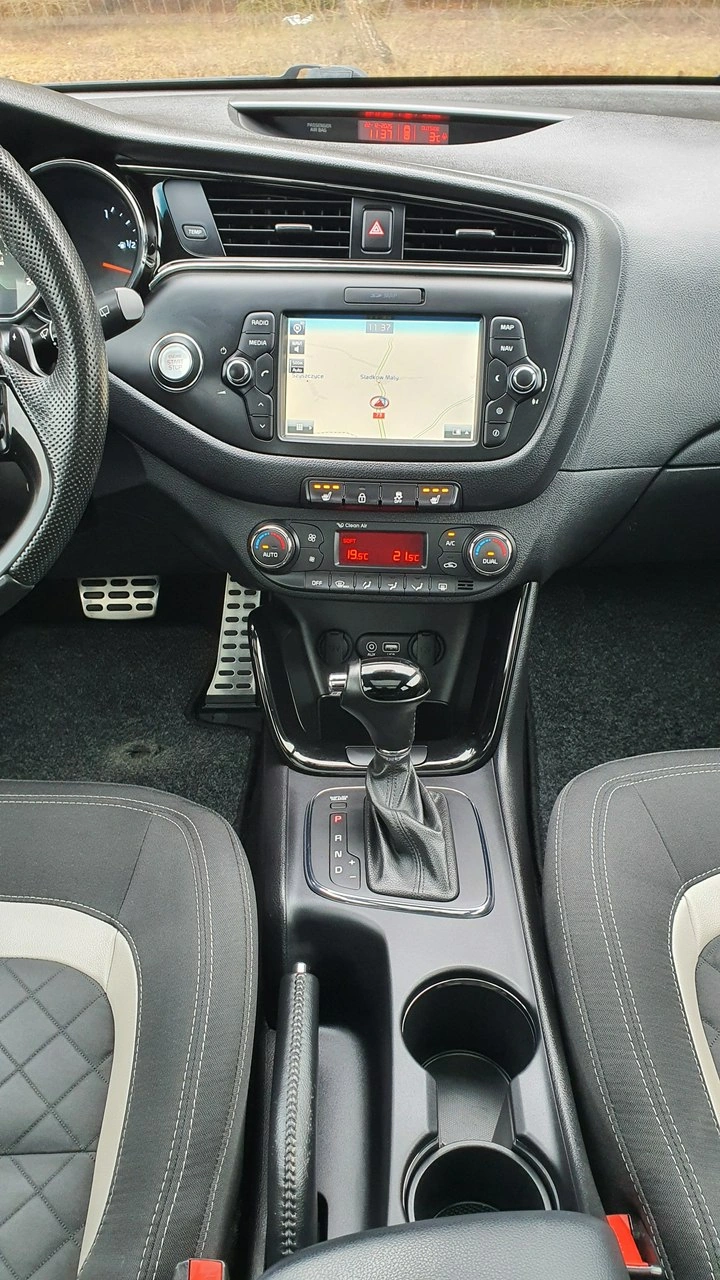 Kia Ceed - Zdjęcie 18