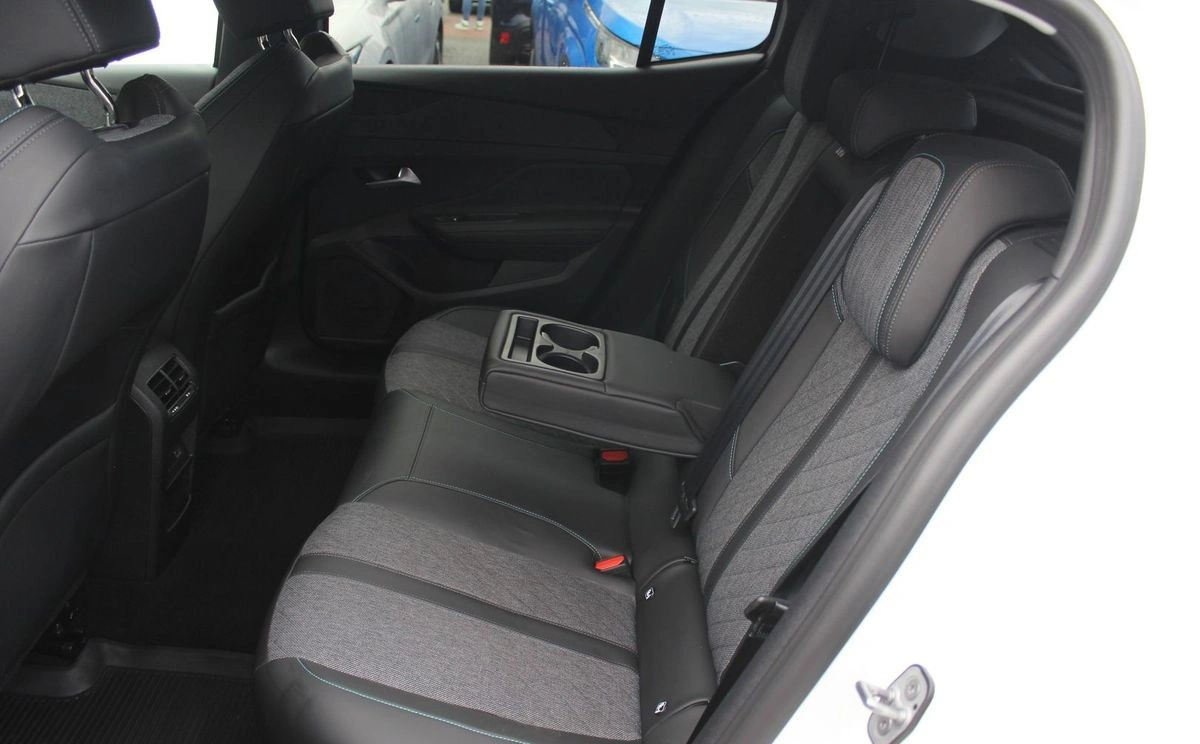 Peugeot 408 - Zdjęcie 14