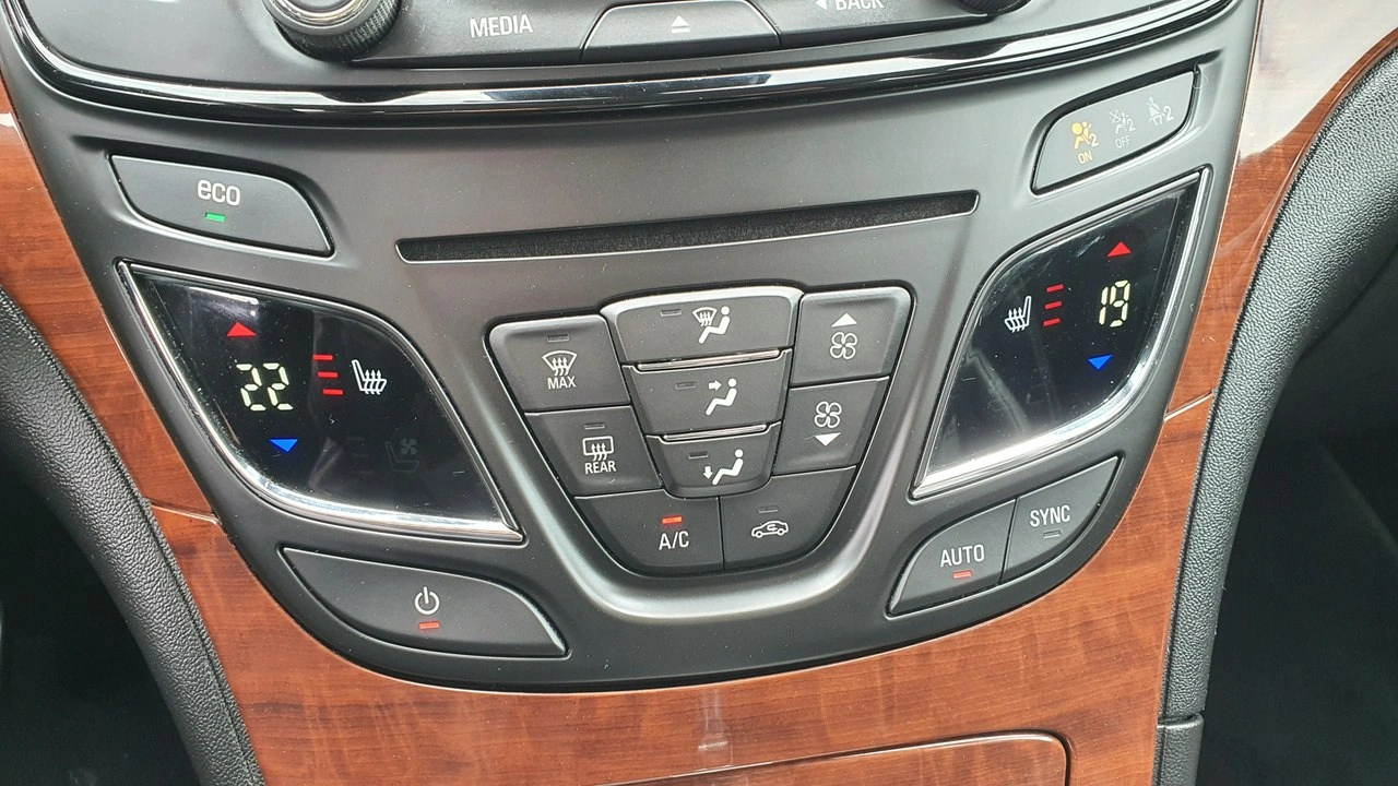 Opel Insignia - Zdjęcie 23