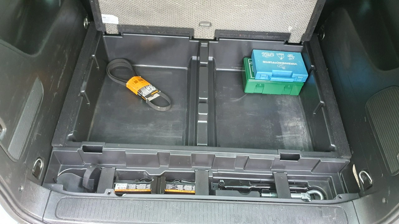 Opel Zafira - Zdjęcie 35