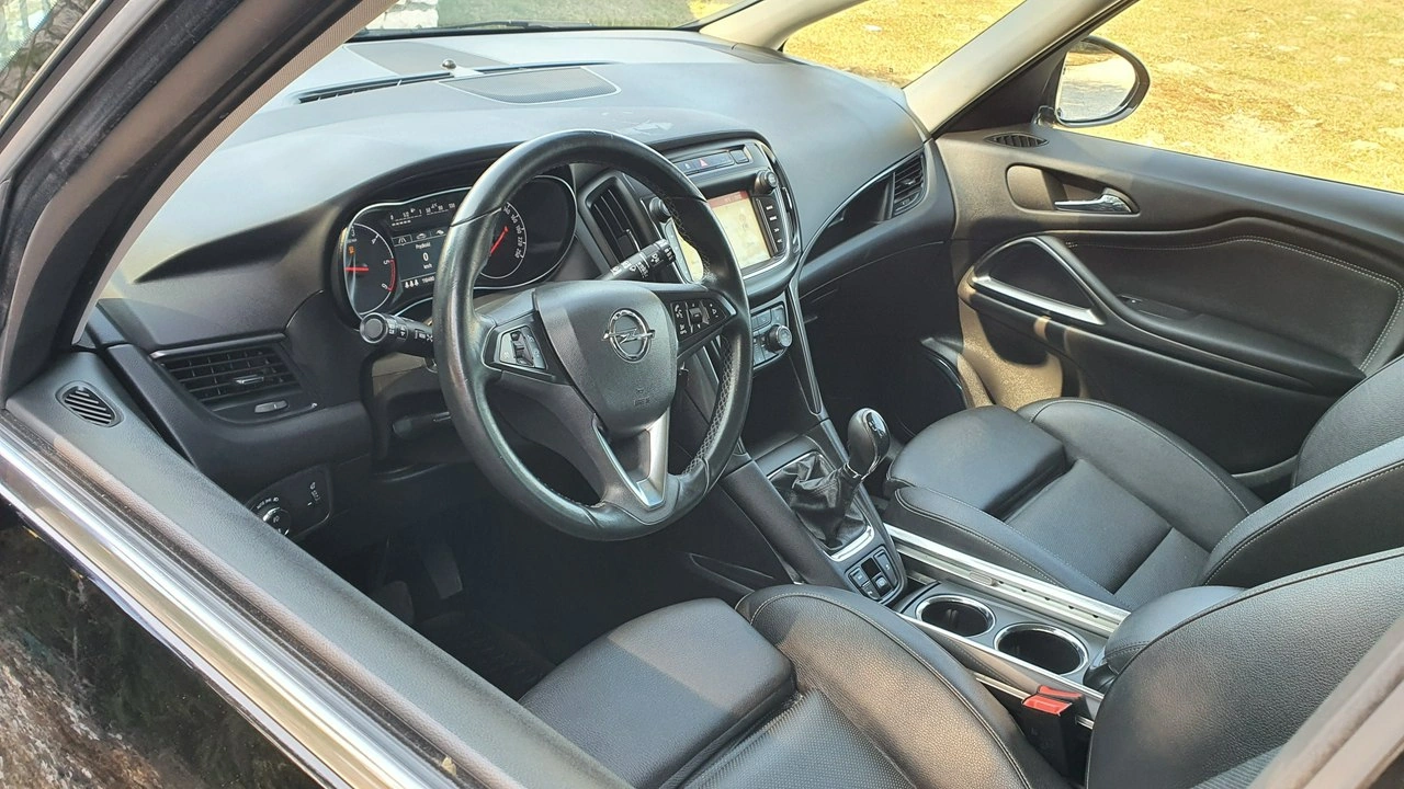 Opel Zafira - Zdjęcie 9