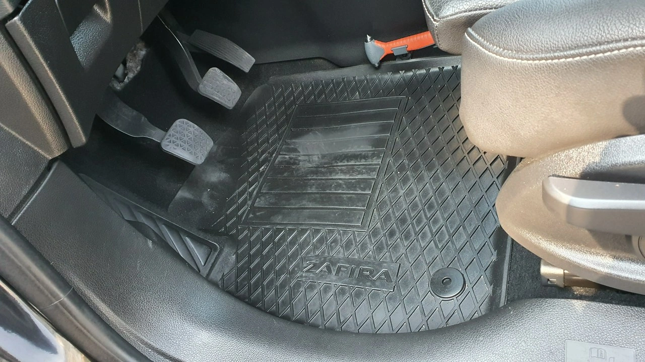 Opel Zafira - Zdjęcie 12