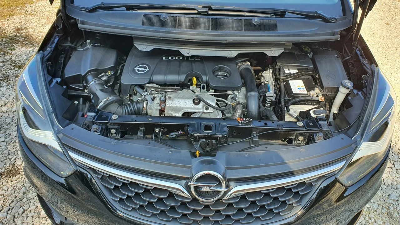 Opel Zafira - Zdjęcie 30