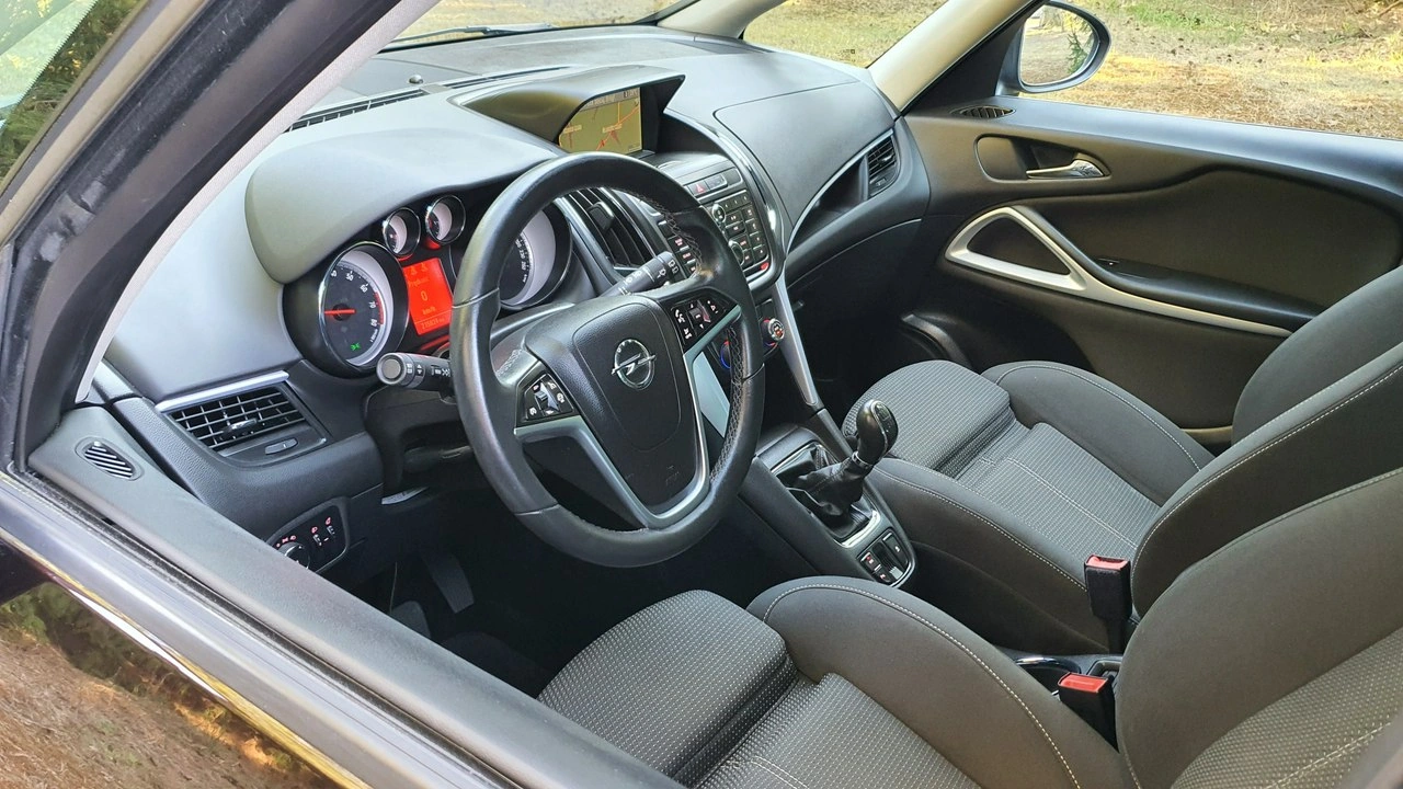 Opel Zafira - Zdjęcie 9