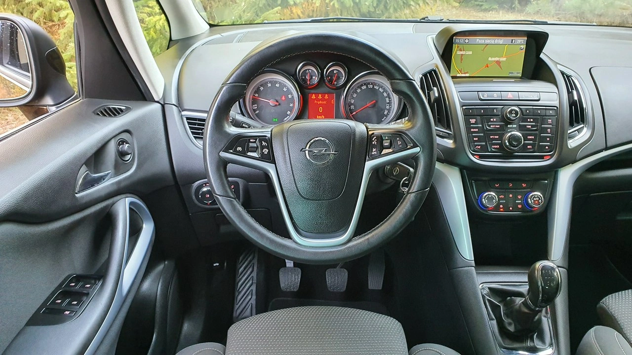 Opel Zafira - Zdjęcie 15