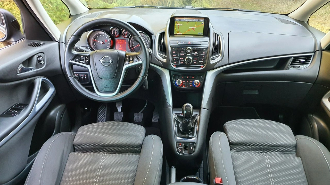 Opel Zafira - Zdjęcie 4