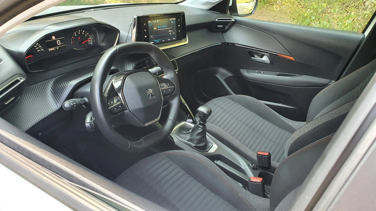 Peugeot 208 - Zdjęcie 9