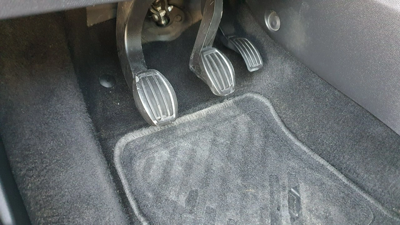 Peugeot 208 - Zdjęcie 13