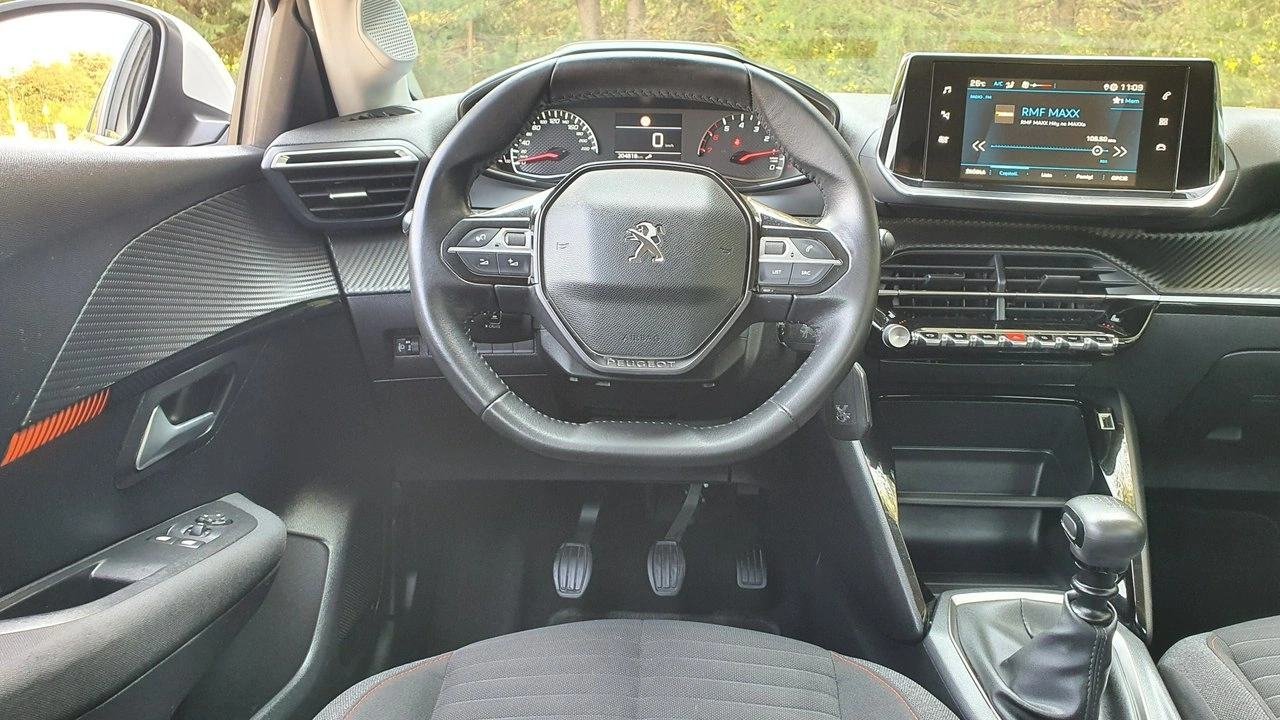 Peugeot 208 - Zdjęcie 17