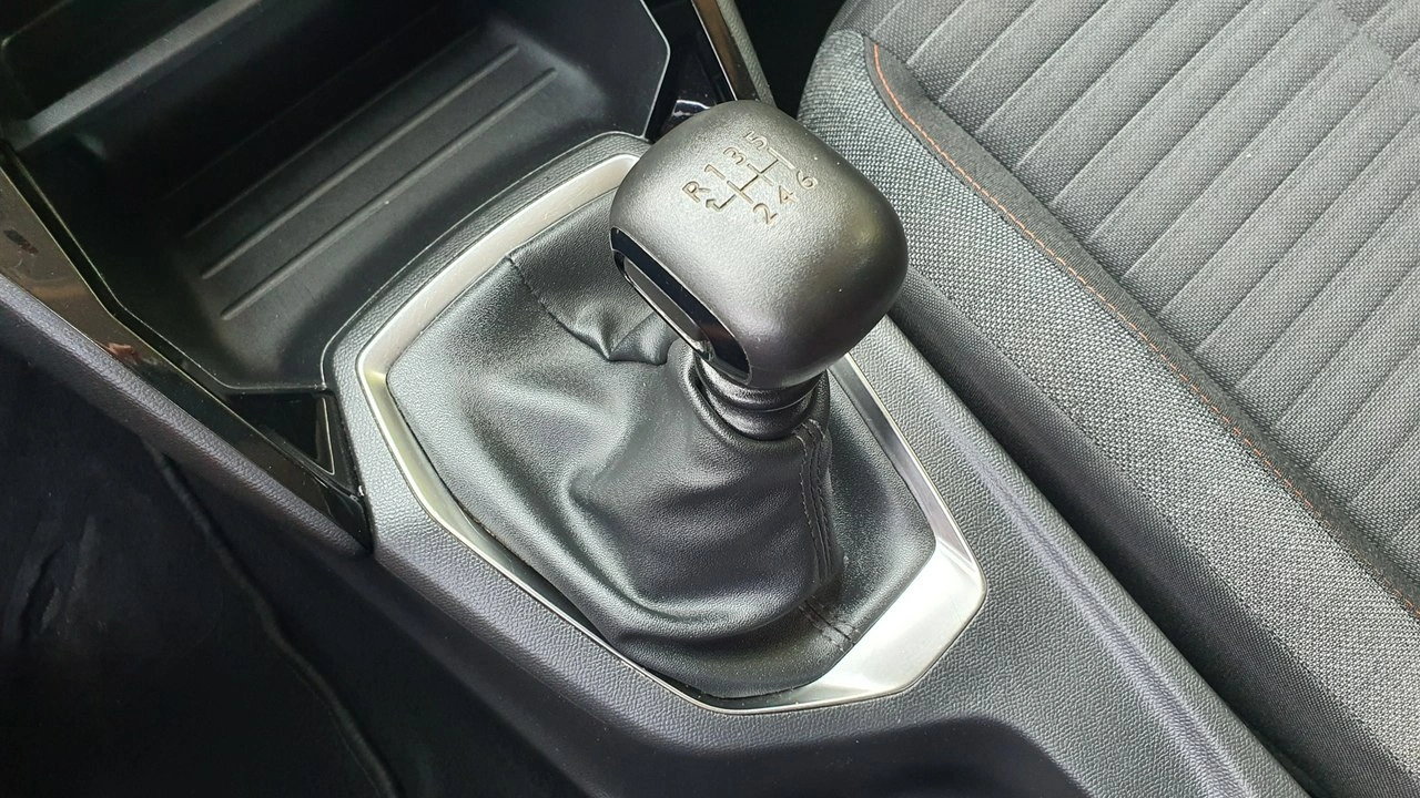 Peugeot 208 - Zdjęcie 24