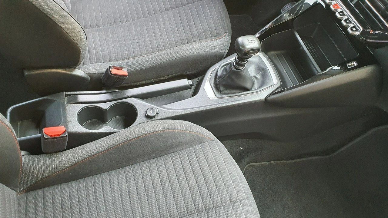 Peugeot 208 - Zdjęcie 25