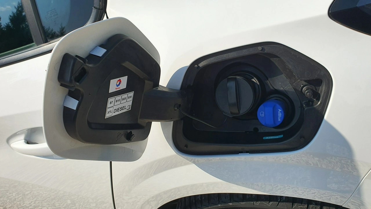 Peugeot 208 - Zdjęcie 38