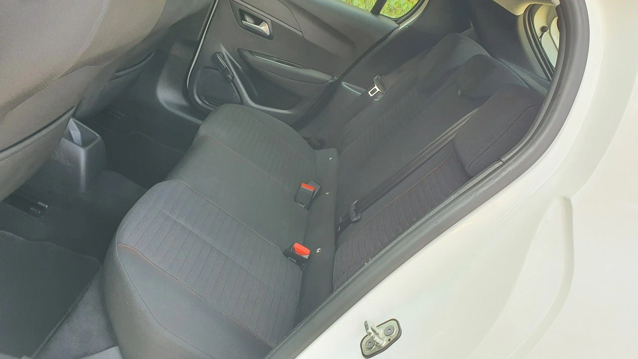 Peugeot 208 - Zdjęcie 7