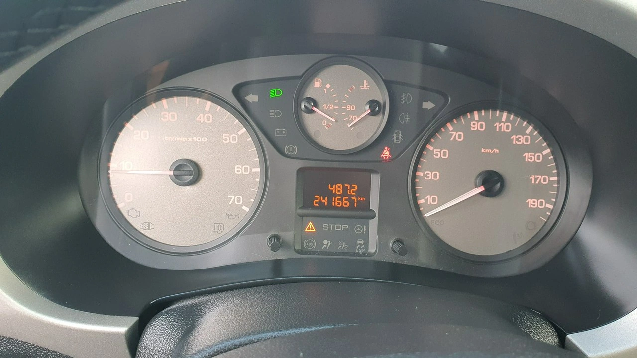 Peugeot Partner - Zdjęcie 16