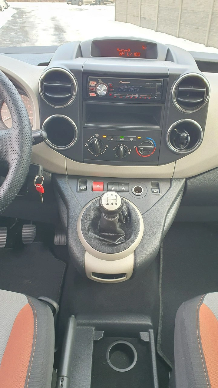 Peugeot Partner - Zdjęcie 19