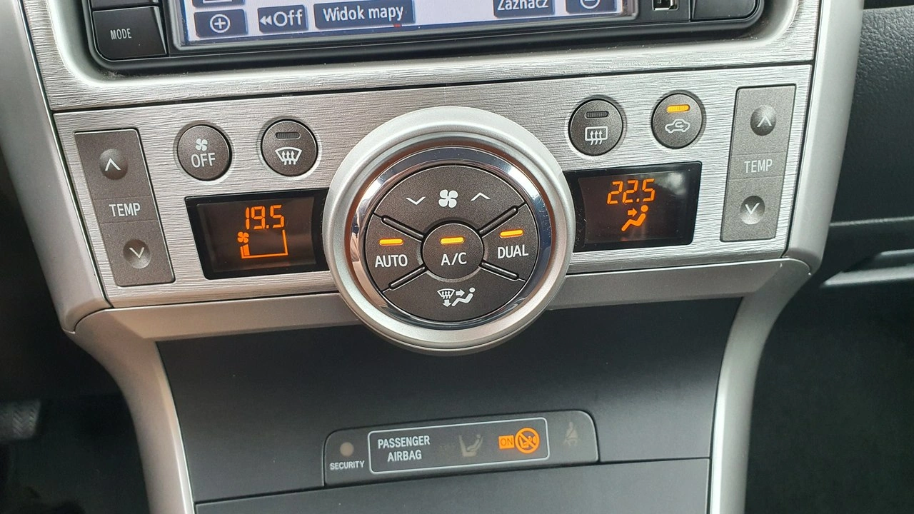 Toyota Verso - Zdjęcie 21