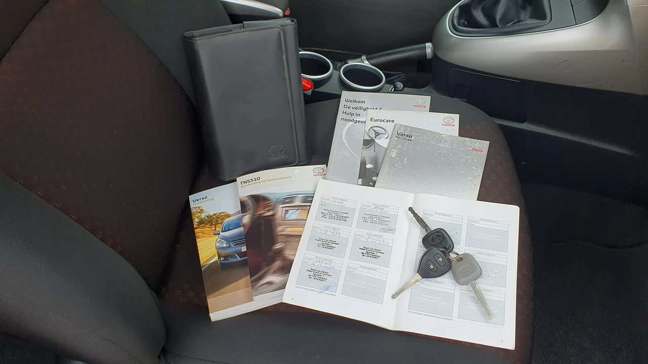 Toyota Verso - Zdjęcie 25