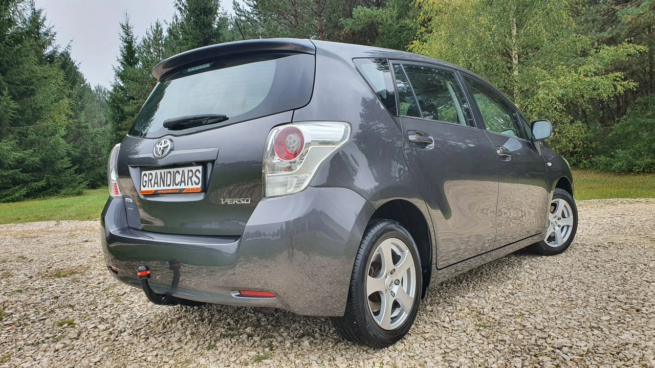 Toyota Verso - Zdjęcie 1