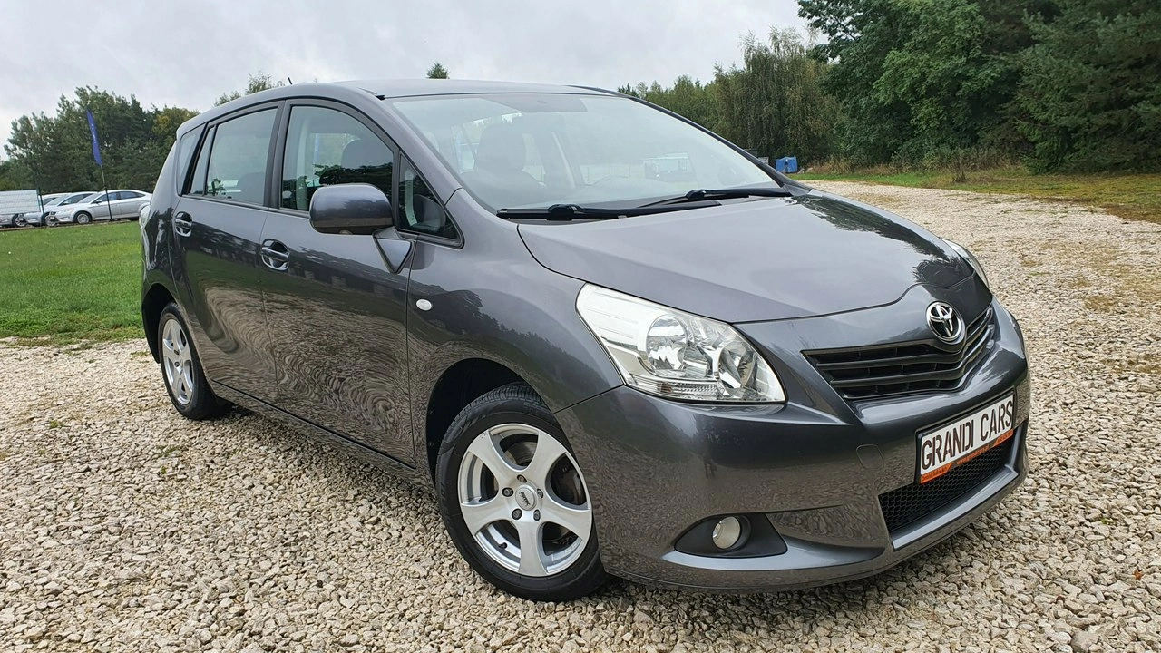 Toyota Verso - Zdjęcie 2