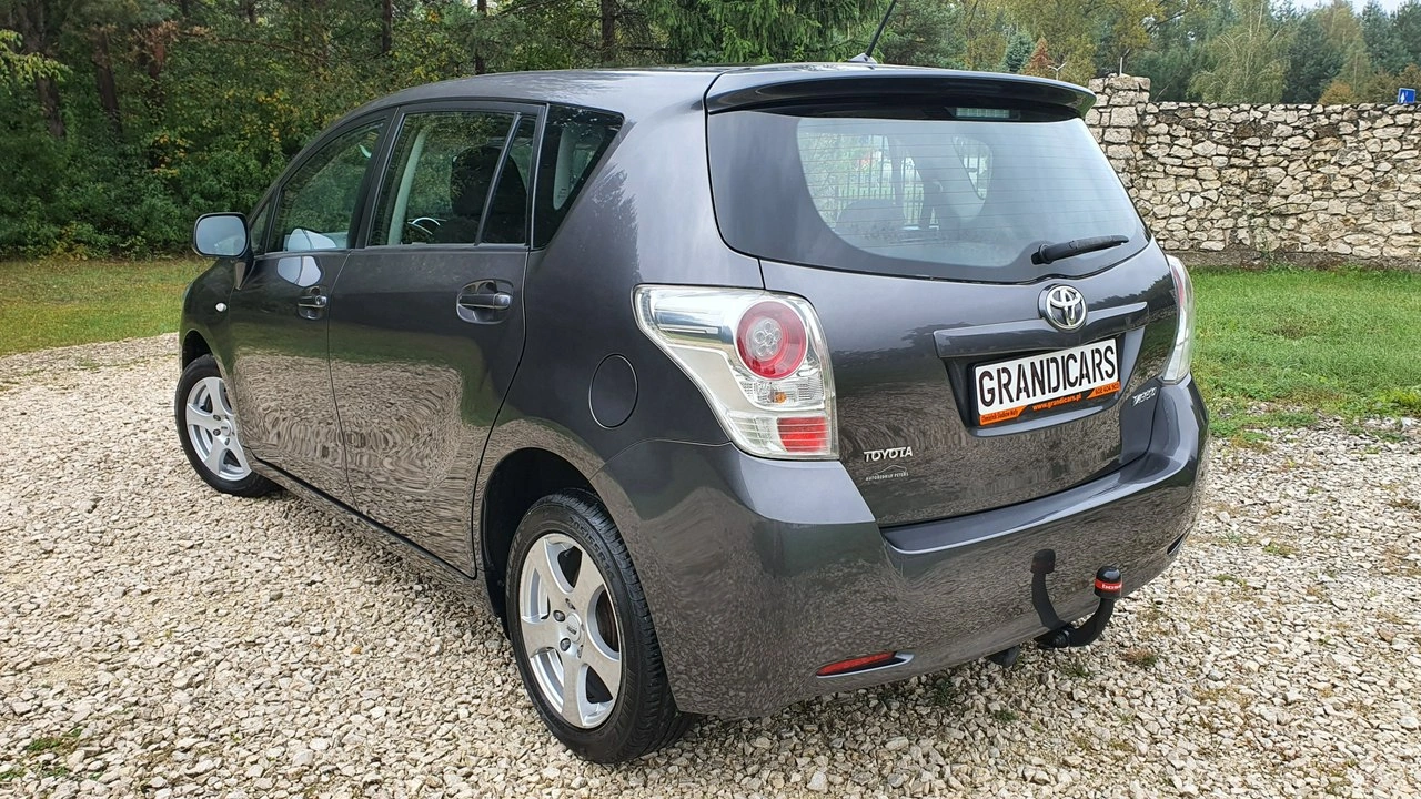 Toyota Verso - Zdjęcie 3