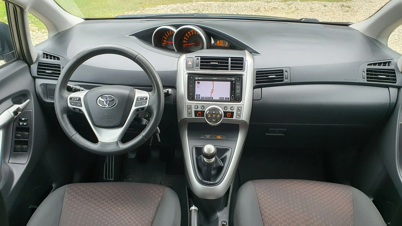 Toyota Verso - Zdjęcie 4