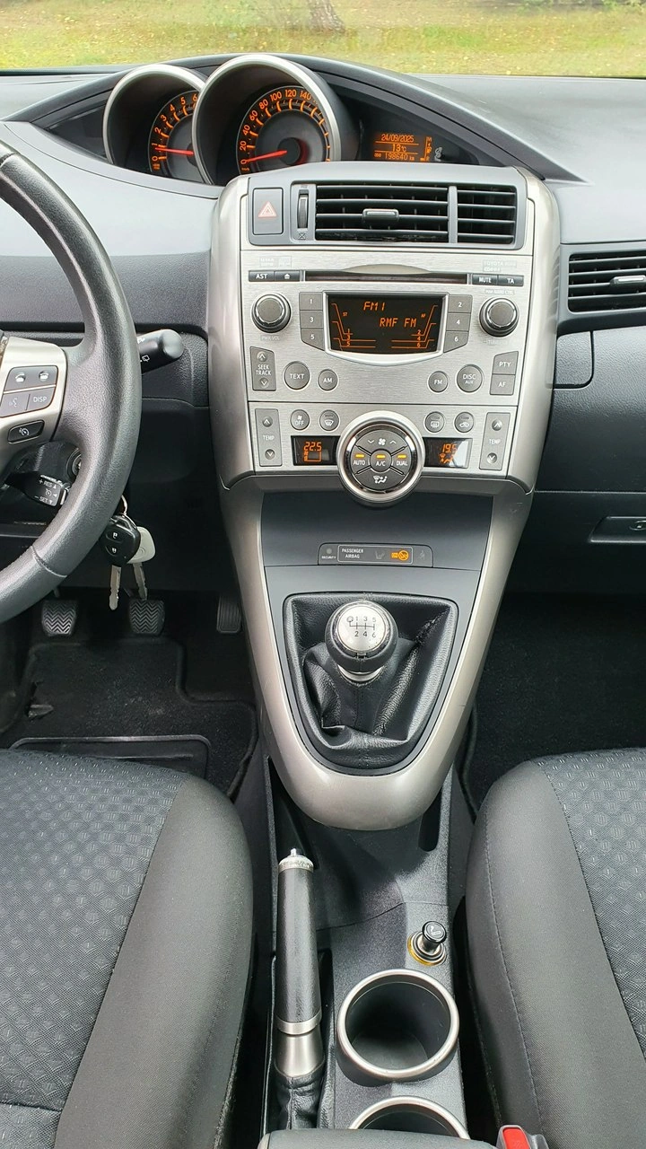 Toyota Verso - Zdjęcie 19