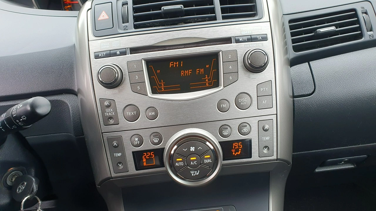 Toyota Verso - Zdjęcie 20