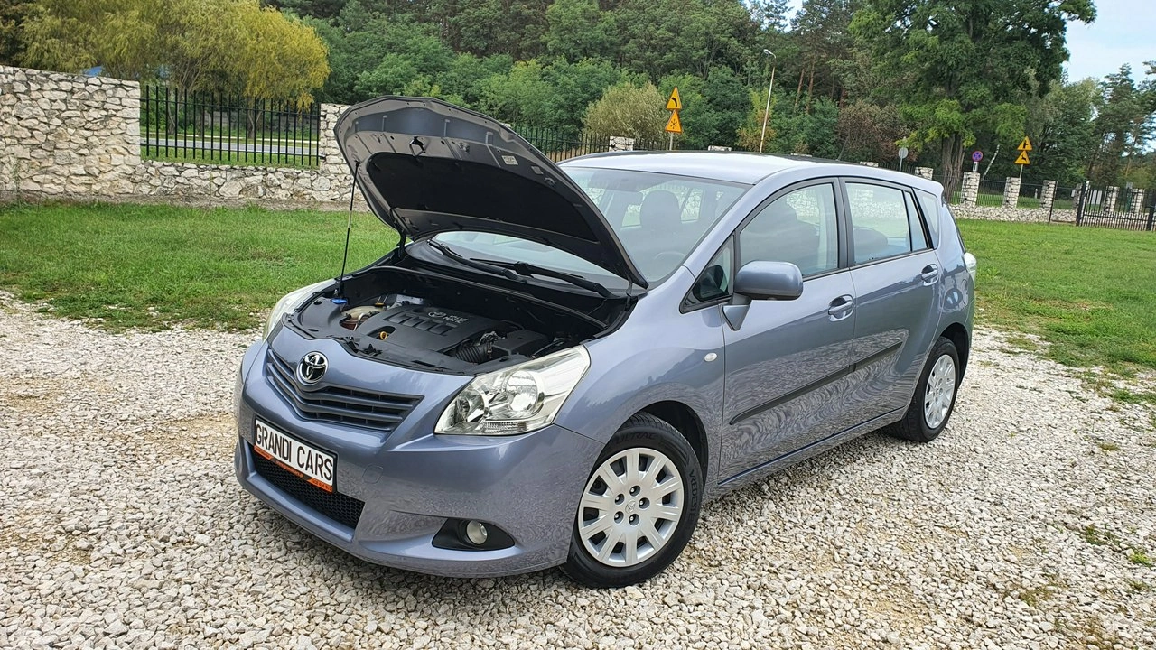 Toyota Verso - Zdjęcie 27