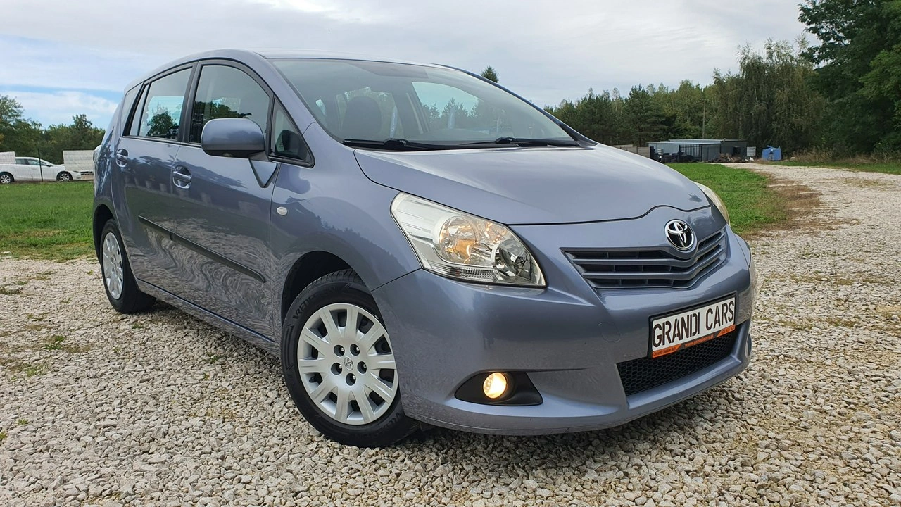 Toyota Verso - Zdjęcie 2