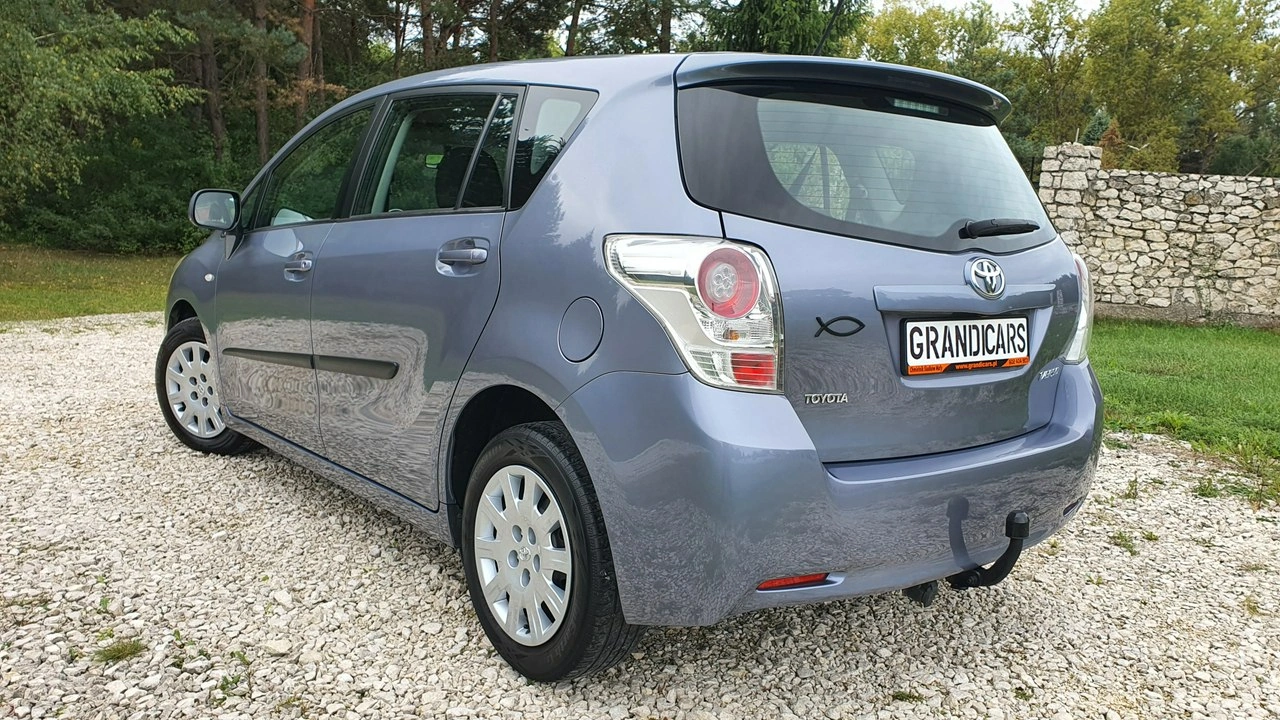 Toyota Verso - Zdjęcie 3