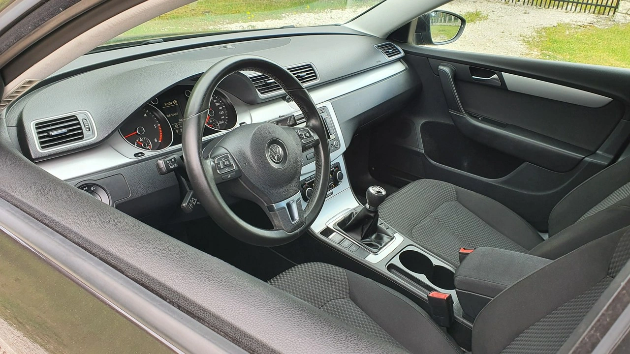 Volkswagen Passat - Zdjęcie 9