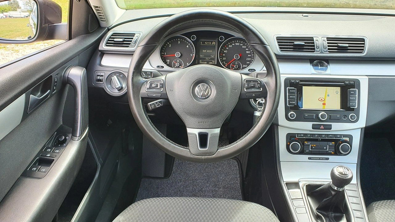 Volkswagen Passat - Zdjęcie 15