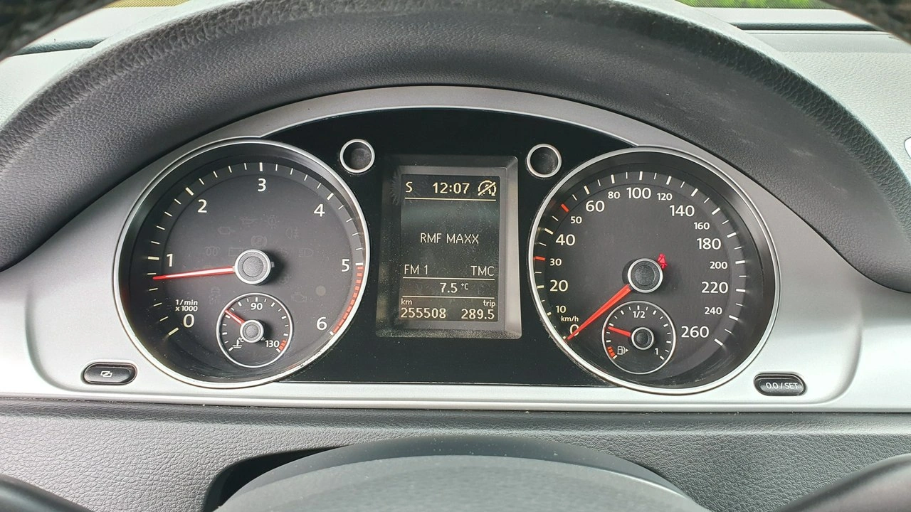 Volkswagen Passat - Zdjęcie 16