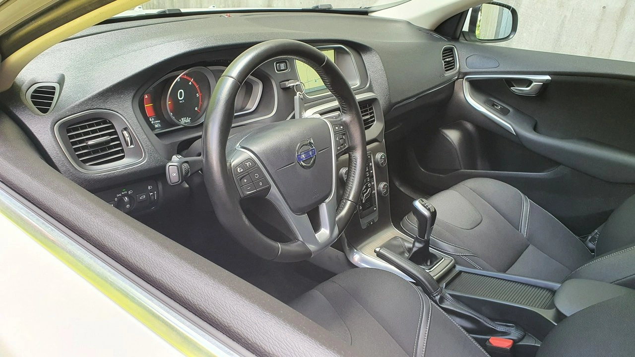 Volvo V40 - Zdjęcie 10