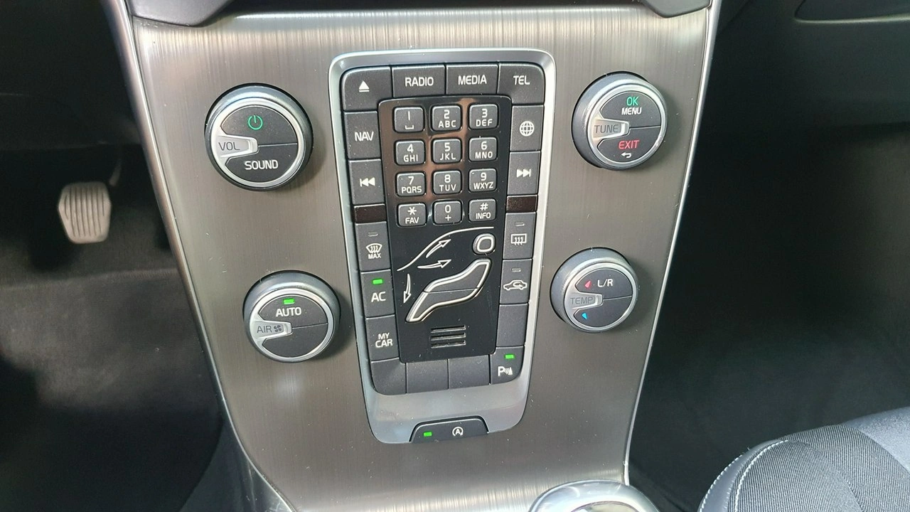 Volvo V40 - Zdjęcie 24