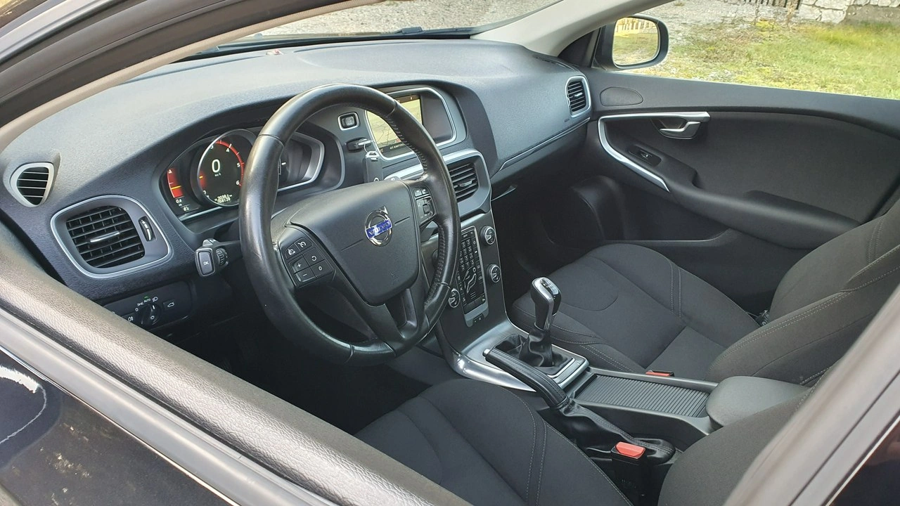 Volvo V40 - Zdjęcie 9