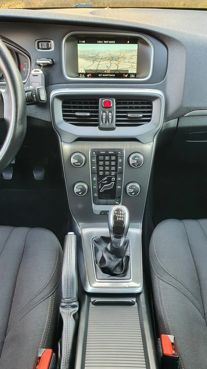 Volvo V40 - Zdjęcie 18