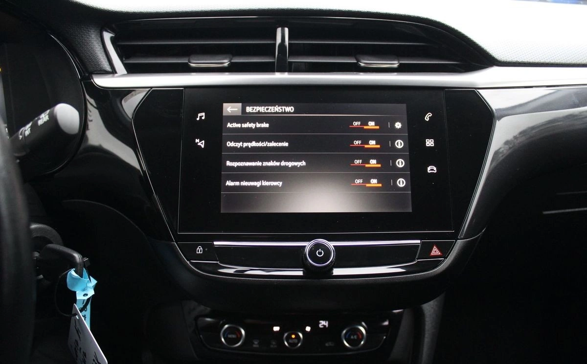 Opel Corsa - Zdjęcie 14