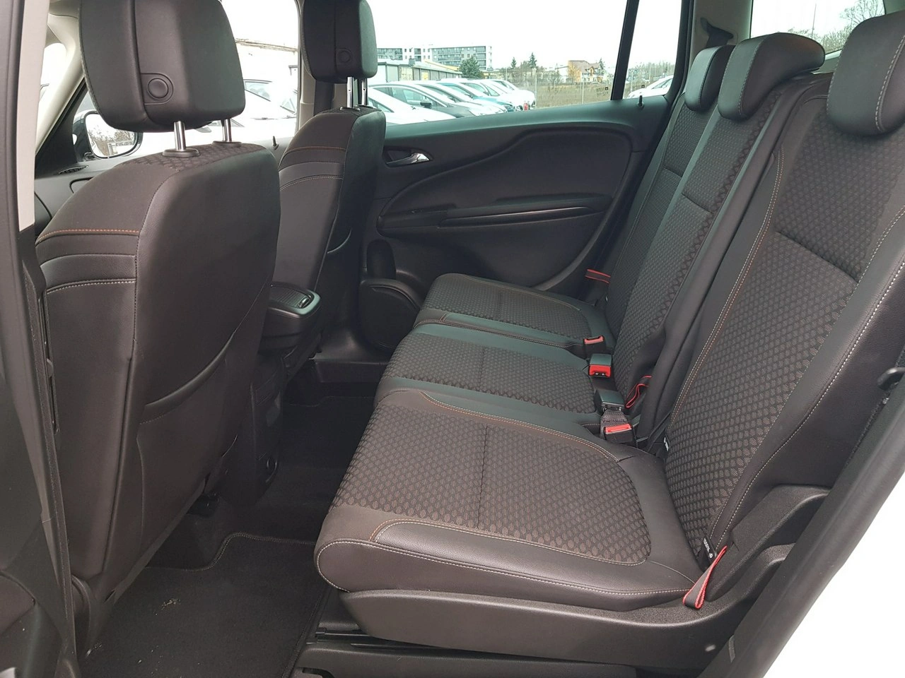 Opel Zafira - Zdjęcie 10