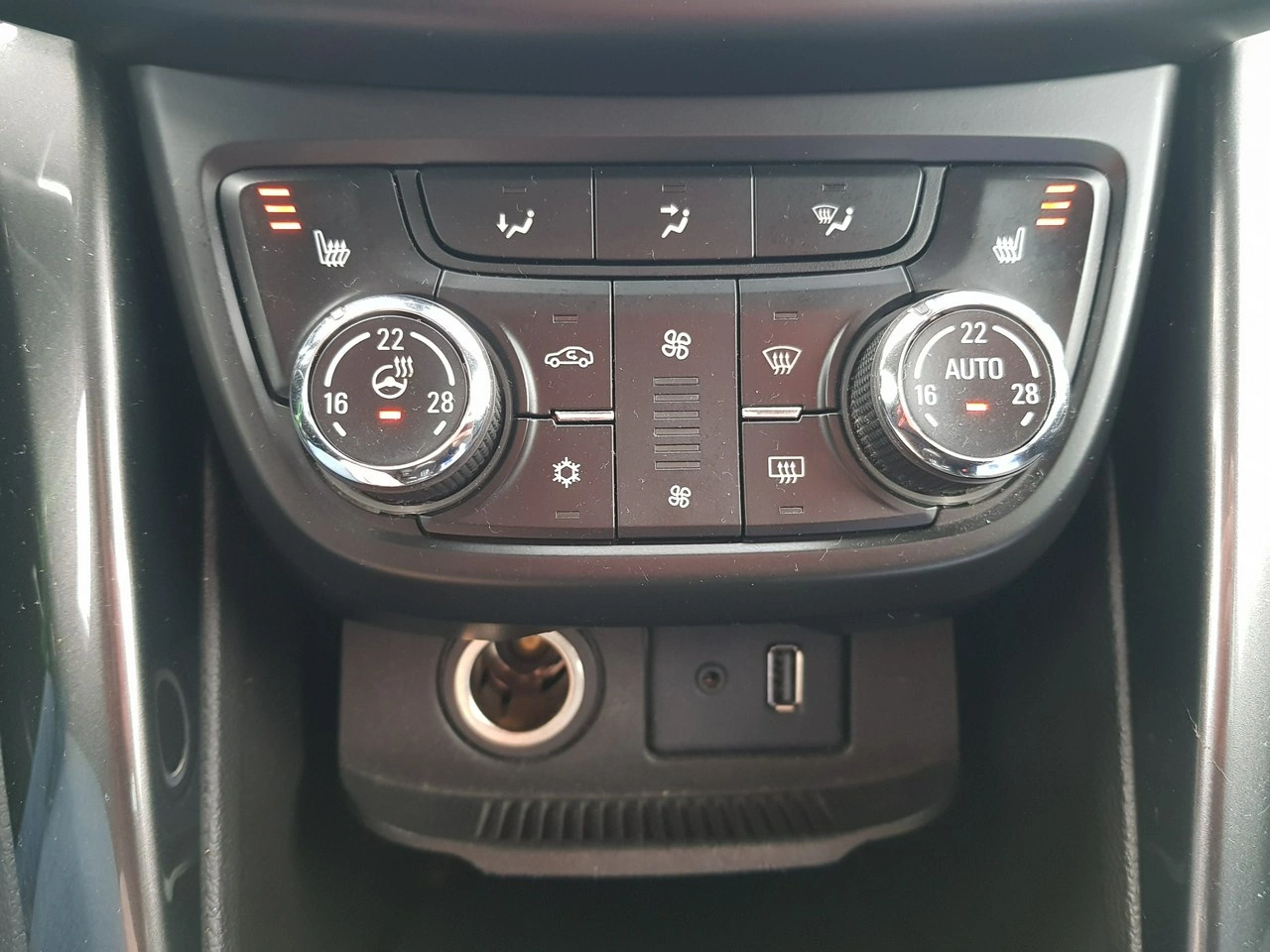 Opel Zafira - Zdjęcie 18