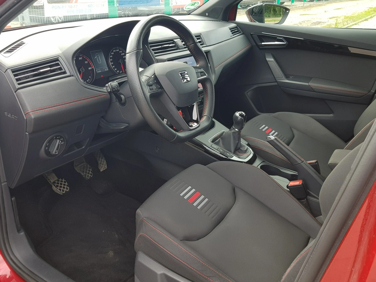 Seat Arona - Zdjęcie 9